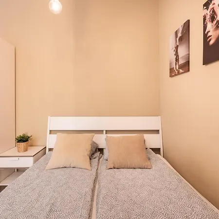D71 Superior Apartments, Location, By Bqa Lägenhet Budapest
