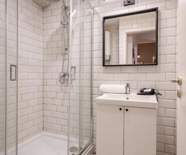 D71 Superior Apartments, Location, By Bqa Budapest